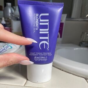 UNITE BLONDA Fix Treatment Toning Mask